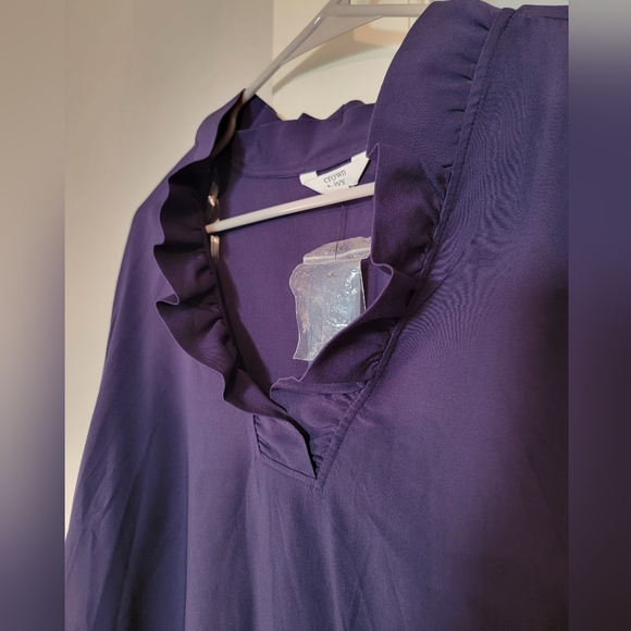 Crown & Ivy NWT Ruffle Neck Blouse XXL Navy - Picture 4 of 10